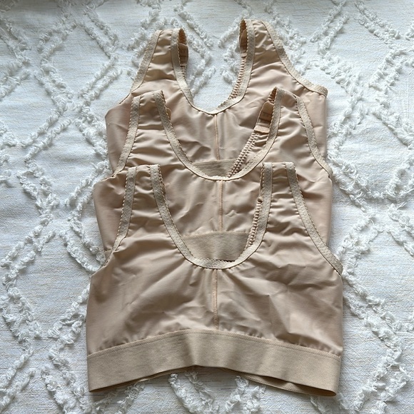 3 Surgical Bras - Eyelet Adjustment on front and shoulders - Picture 3 of 3